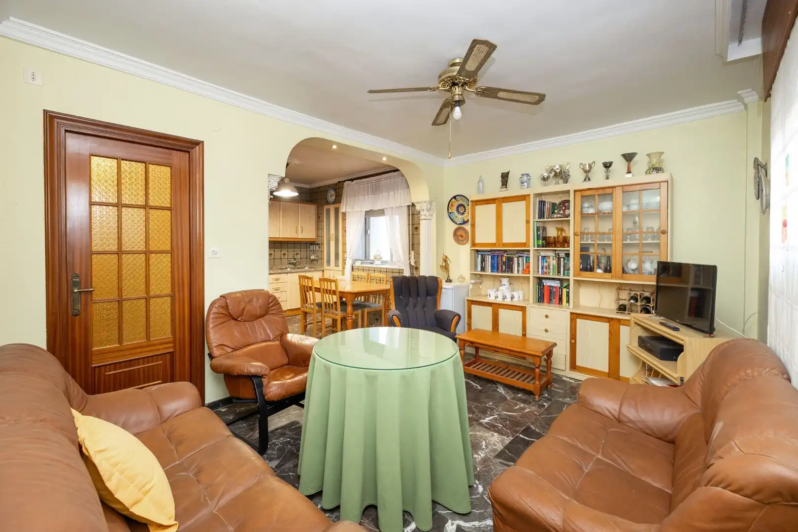 Sala de estar de Casa adosada en venta en Motril con Aire acondicionado, Calefacción y Terraza