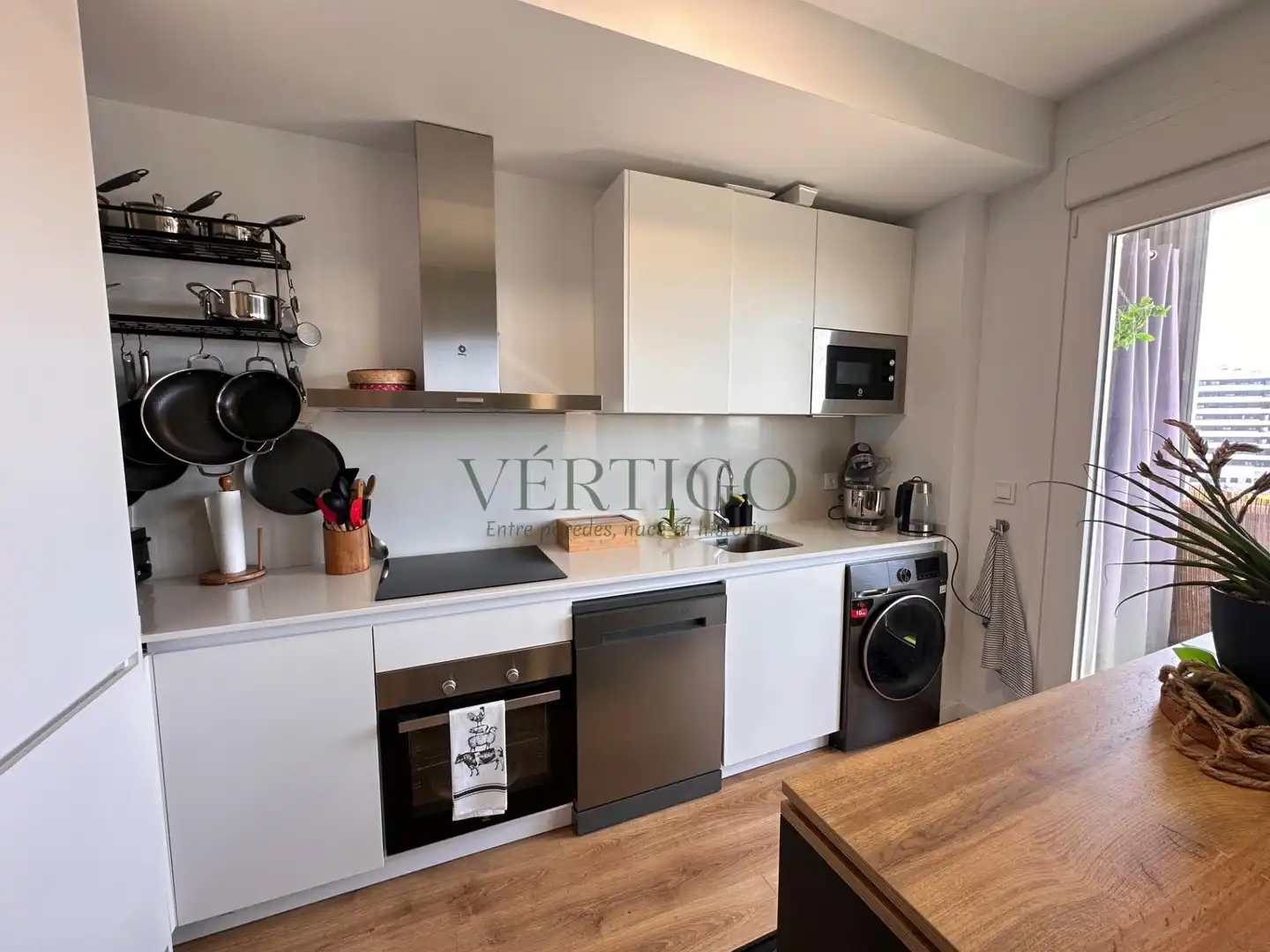Küche von Wohnung zum Verkauf in Dos Hermanas mit Klimaanlage, Heizung und Terrasse