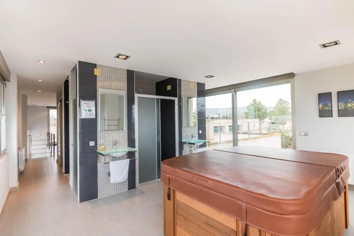 Baño de Casa o chalet en venta en Yecla con Aire acondicionado, Calefacción y Jardín privado