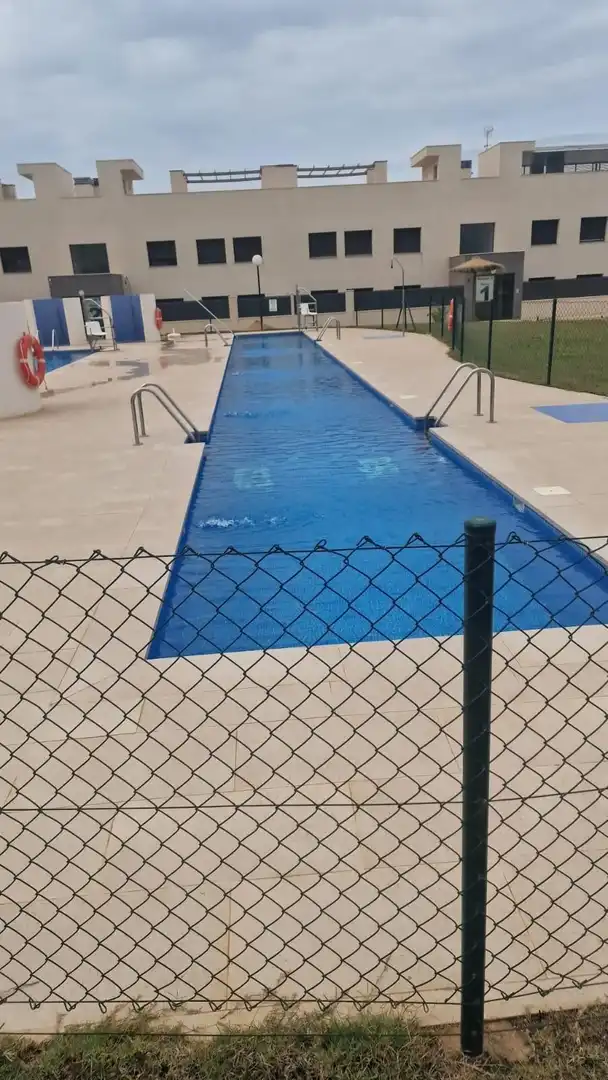 Piscina de Àtic de lloguer en Almería amb Aire condicionat, Calefacció i Jardí privat