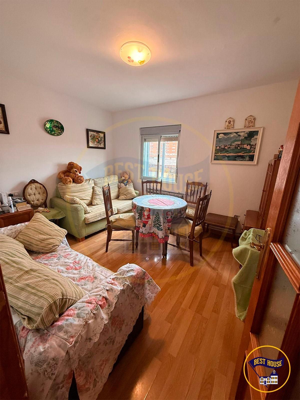 Living room of Flat for sale in Cuenca Capital  with Heating