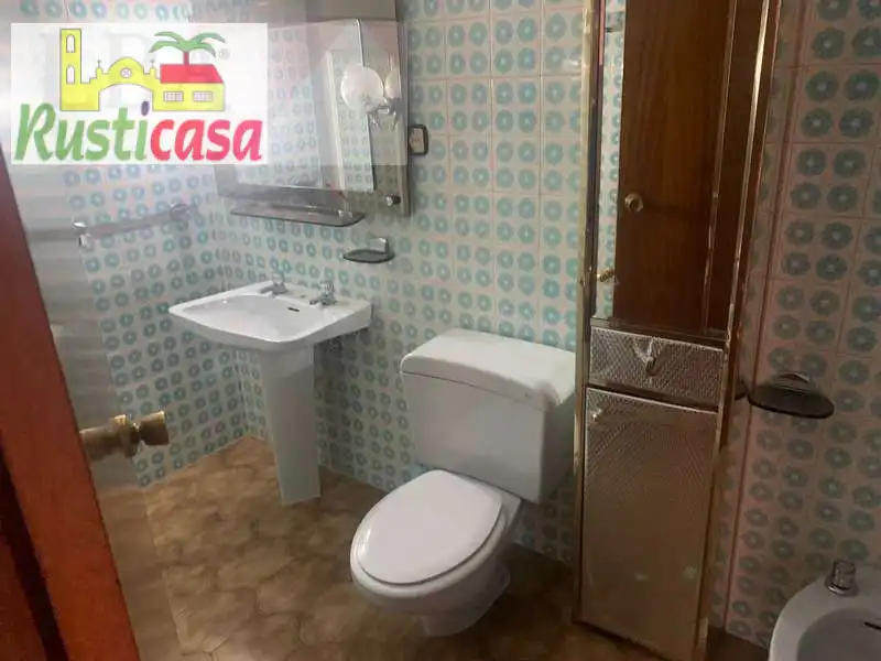 Bathroom of Attic for sale in Bailén  with Air Conditioner, Heating and Terrace