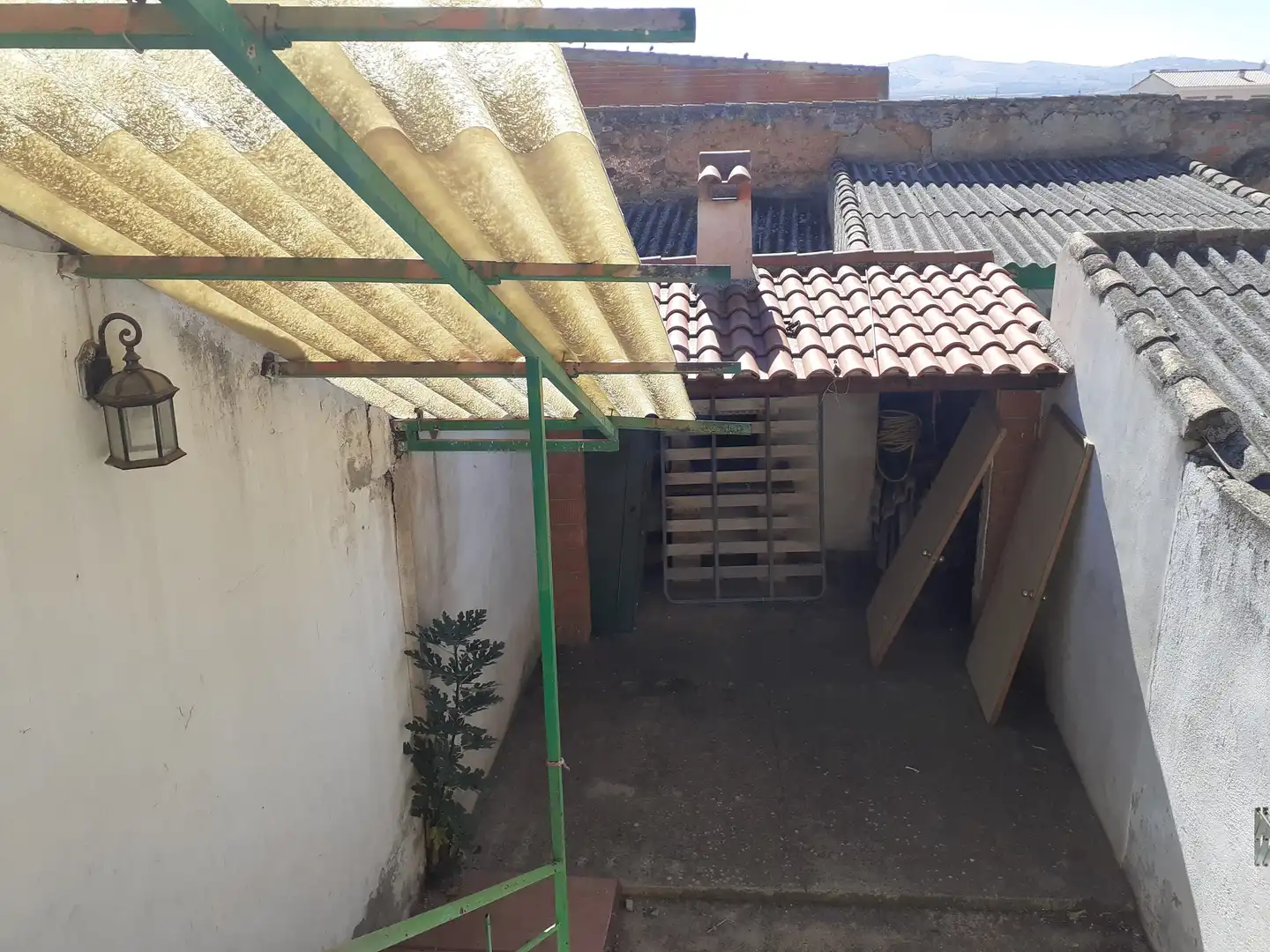 Exterior view of Houses for sale in Valenzuela de Calatrava  with Air Conditioner, Heating and Storage room