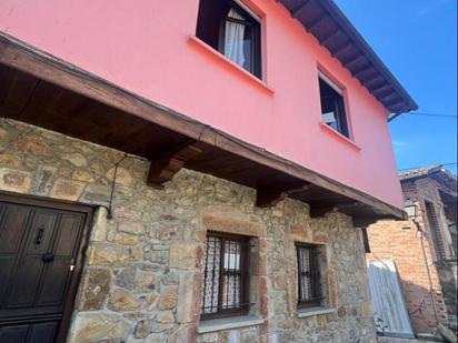 Vista exterior de Casa o xalet en venda en Cabranes