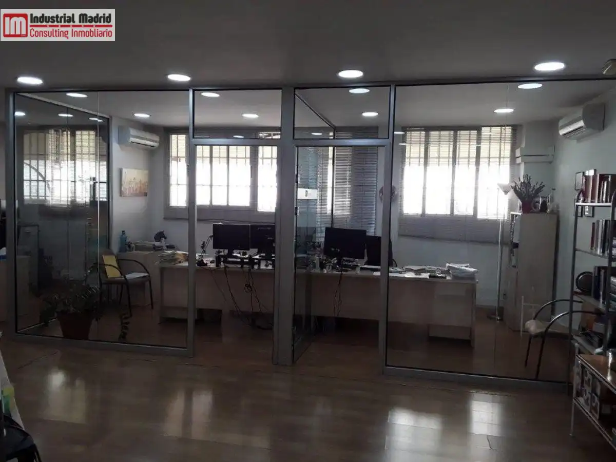 Local comercial en venda a La Poveda, imagen 2