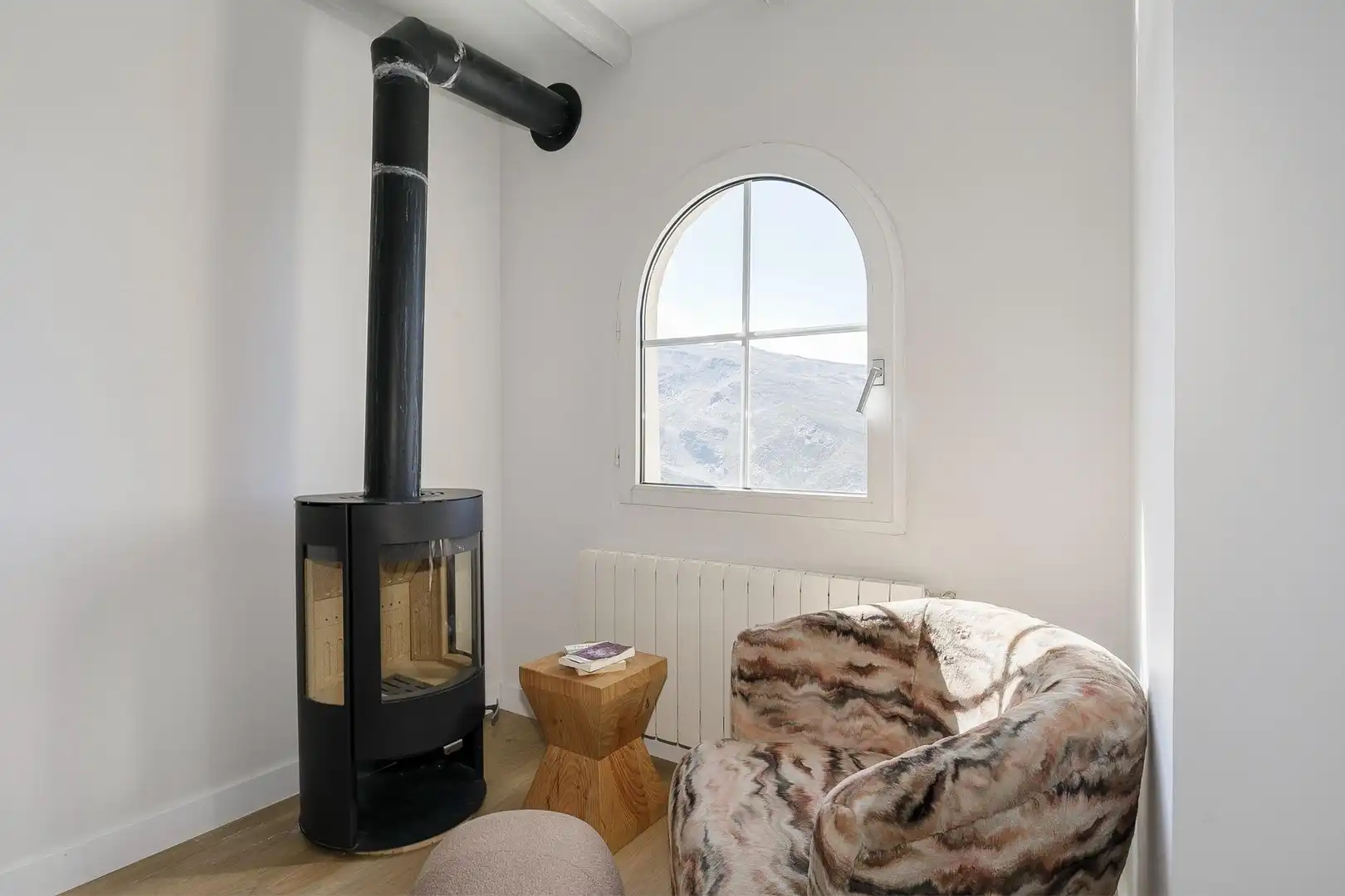 Sala d'estar de Casa o xalet en venda en Sierra Nevada amb Calefacció, Terrassa i Traster