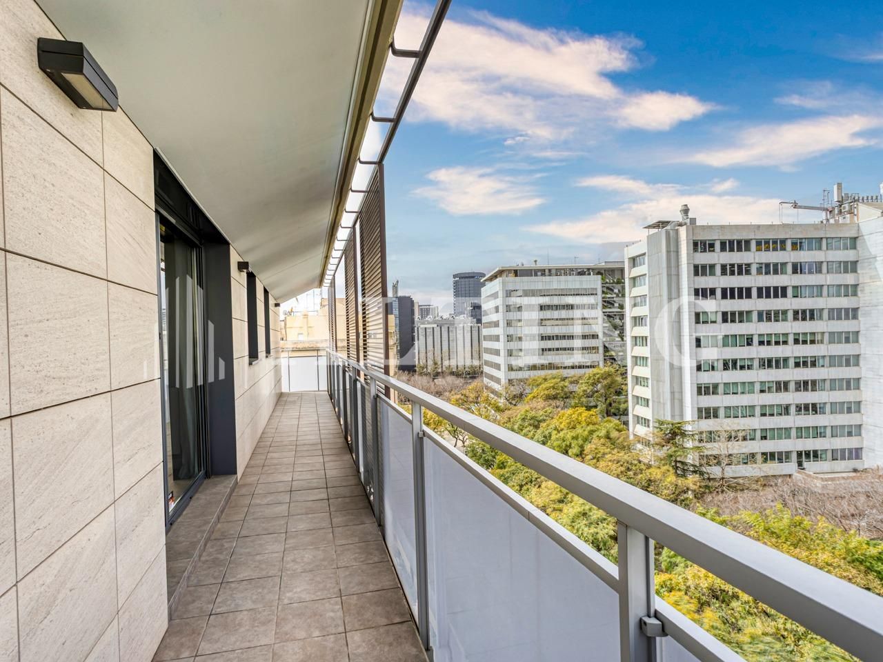 Außenansicht von Wohnung zum Verkauf in  Barcelona Capital mit Parkett, Terrasse und Abstellraum