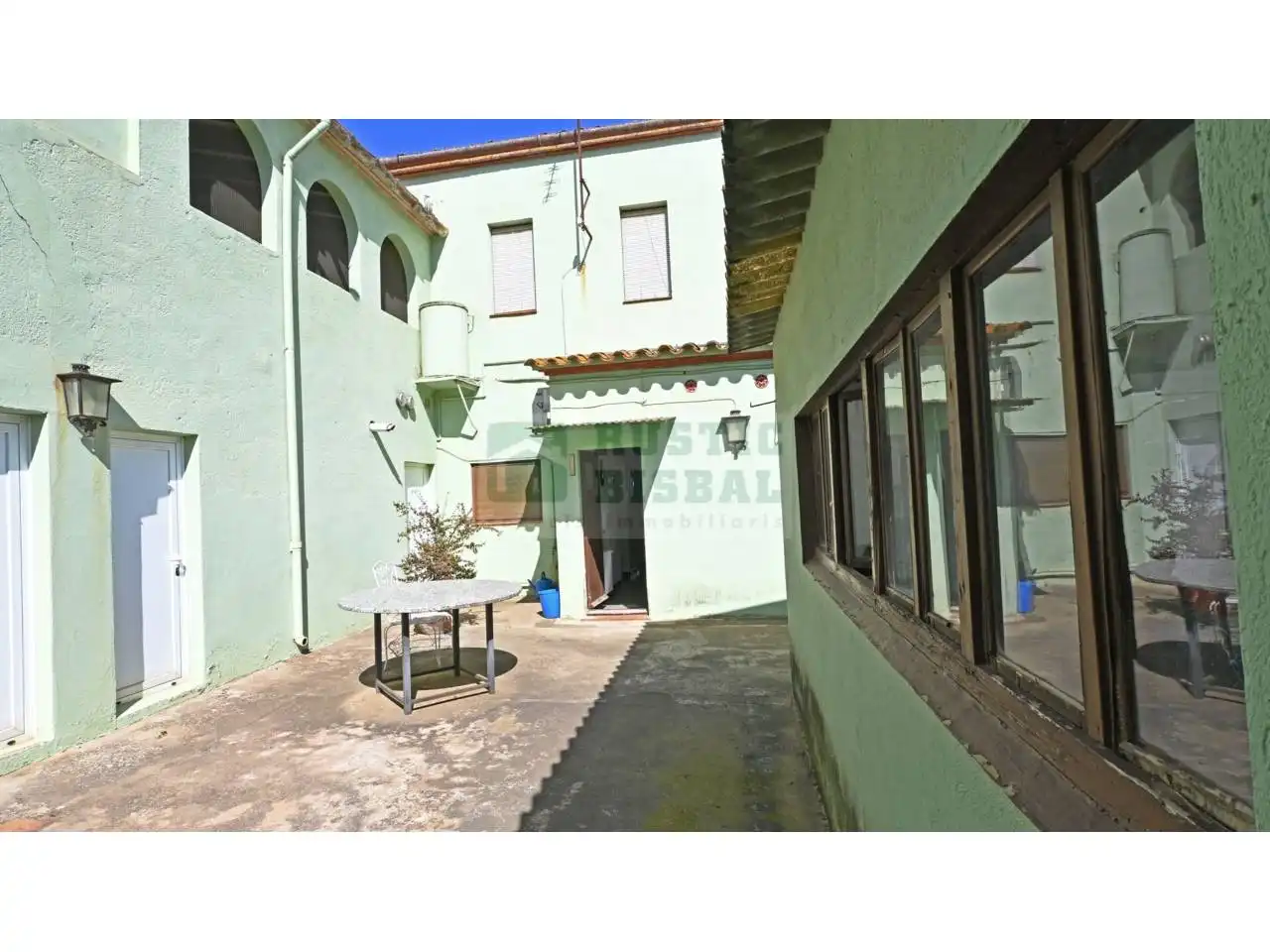 Vista exterior de Finca rústica en venta en La Bisbal d'Empordà con Calefacción y Jardín privado