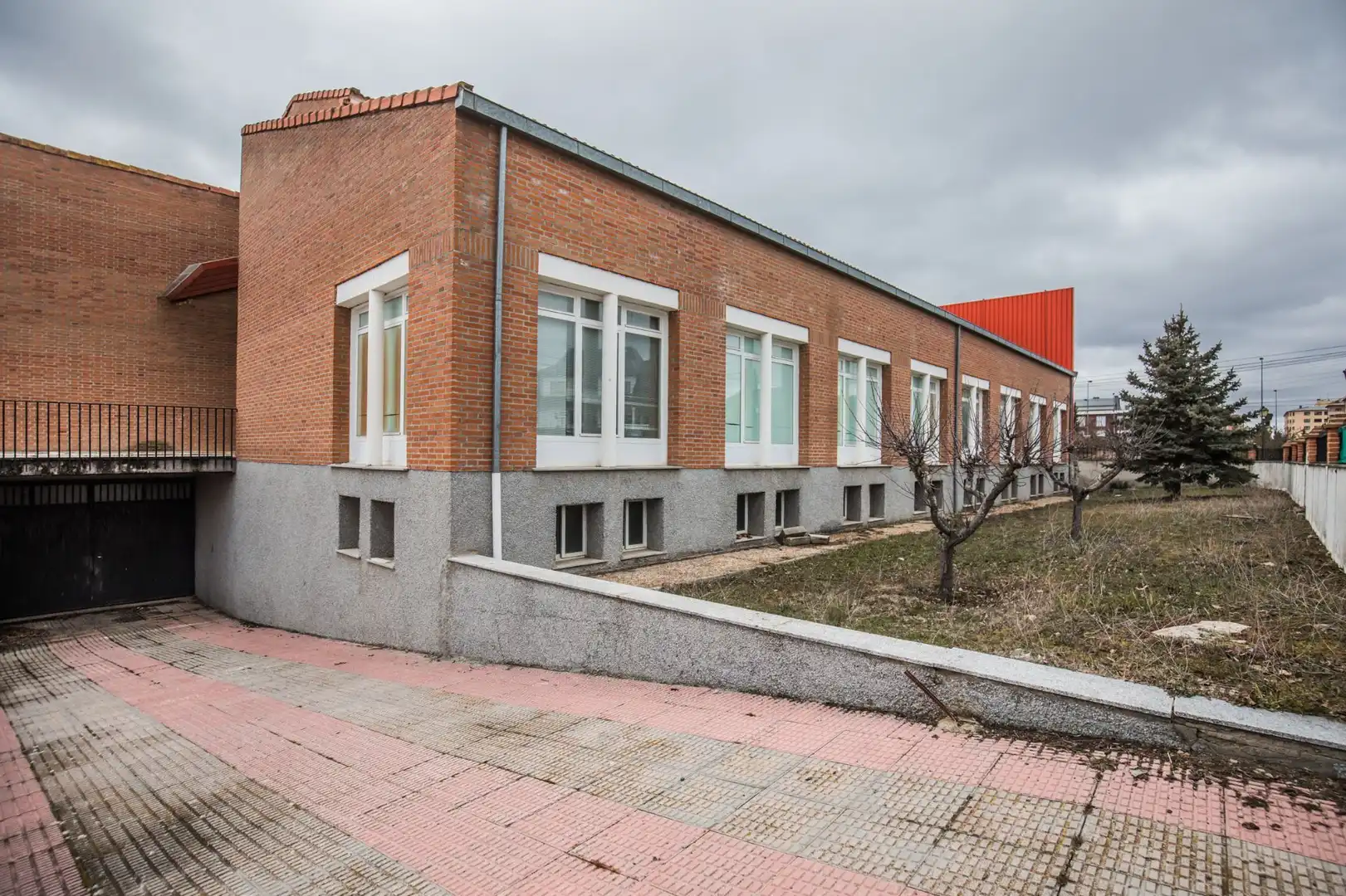 Vista exterior de Local en venda en Ávila amb Aire condicionat i Terrassa