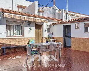 Vista exterior de Casa o xalet en venda en Zafarraya amb Calefacció, Moblat i Balcó
