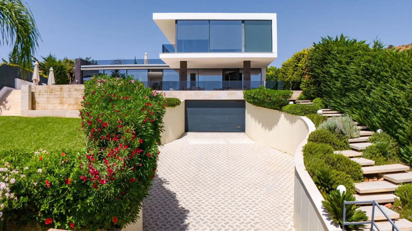 Außenansicht von Haus oder Chalet zur Miete in Marbella mit Klimaanlage, Privatgarten und Terrasse
