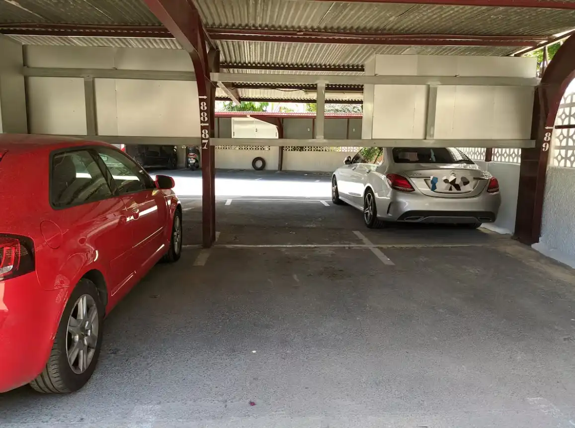 Parking de Apartamento de alquiler en Benidorm con Aire acondicionado, Calefacción y Parquet