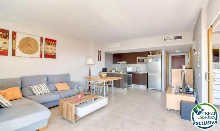 Living room of Apartments for sale in Roses  with Air Conditioner and Furnished