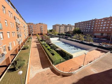 Flat with pool to rent in Calle Almeria 4 4