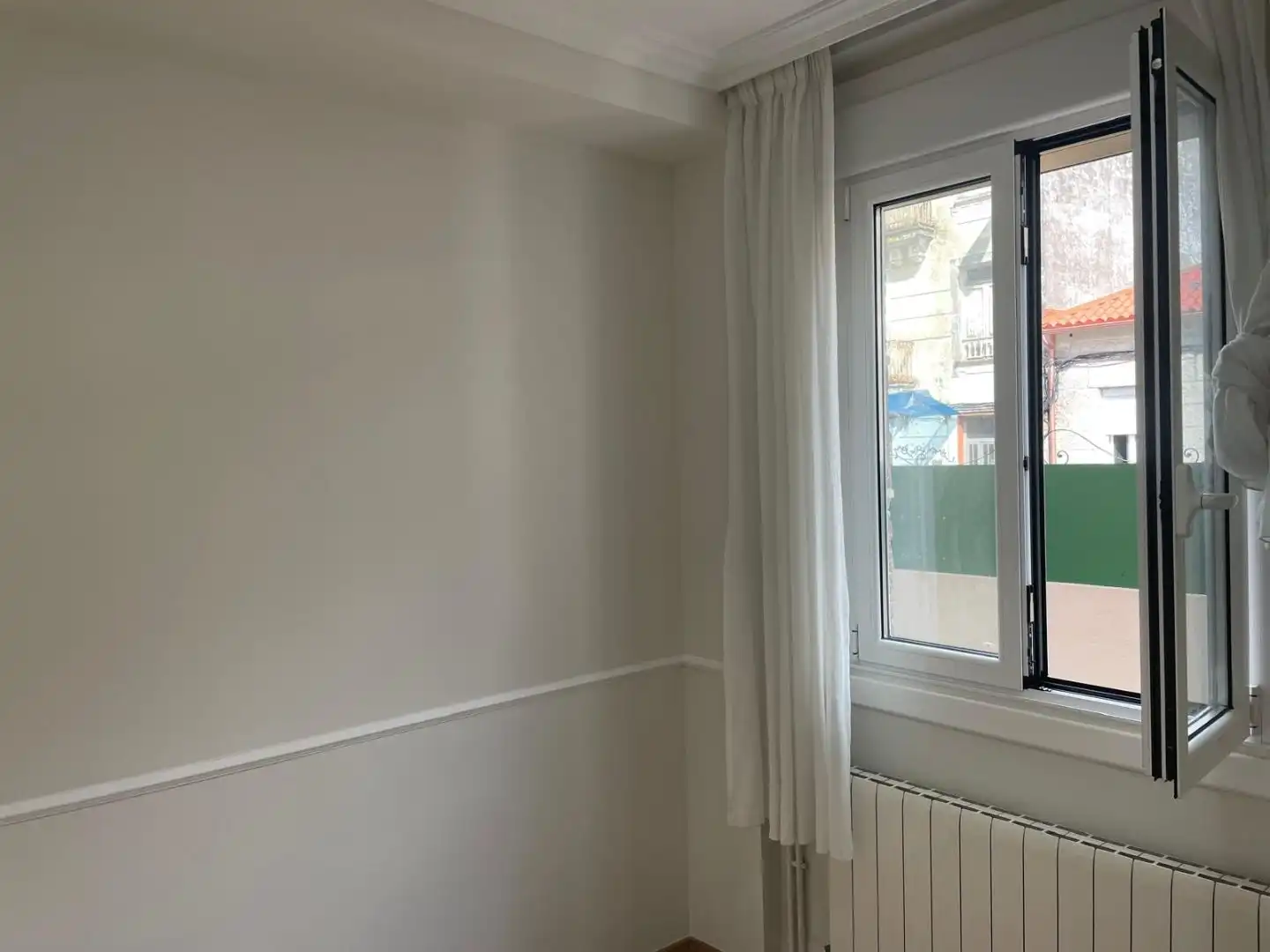 Dormitori de Pis de lloguer en Vigo  amb Calefacció, Terrassa i Microones