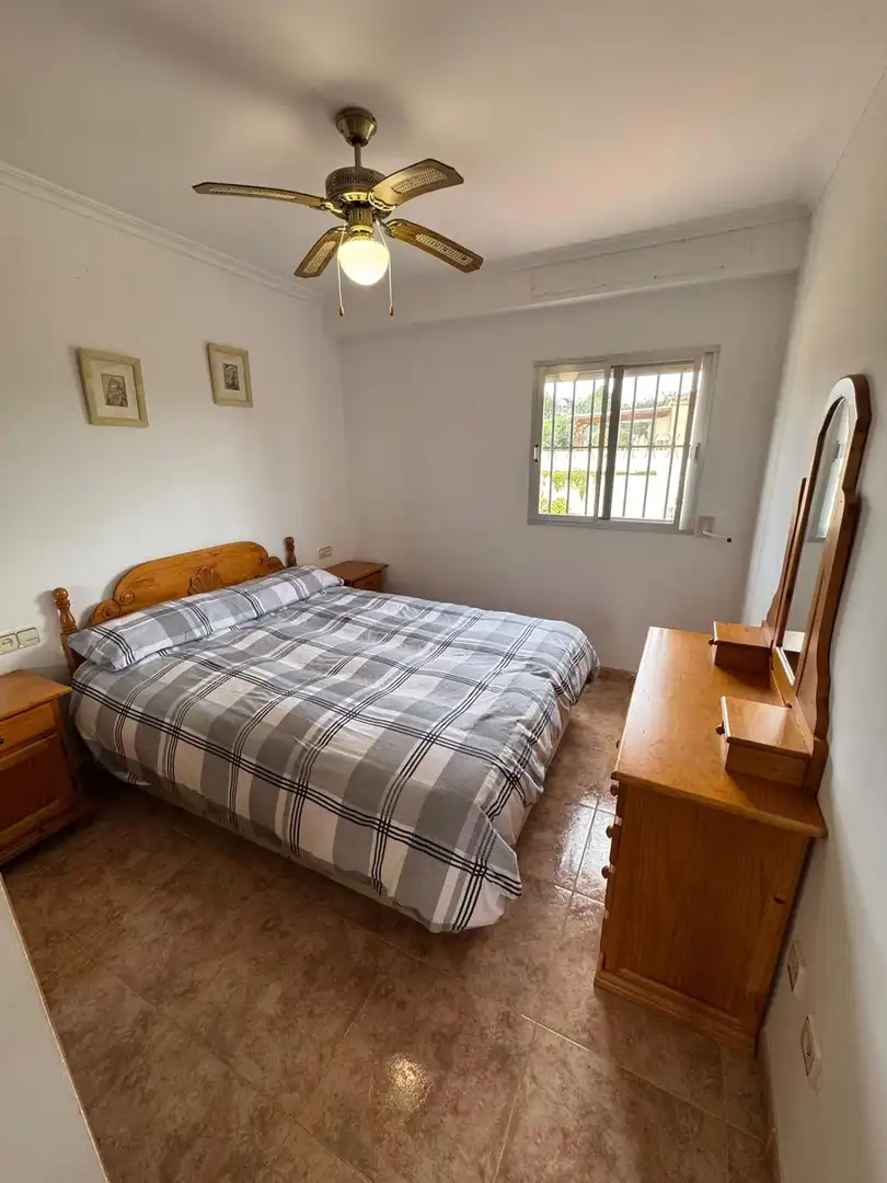 Dormitori de Casa o xalet en venda en La Pobla de Vallbona amb Aire condicionat, Jardí privat i Terrassa