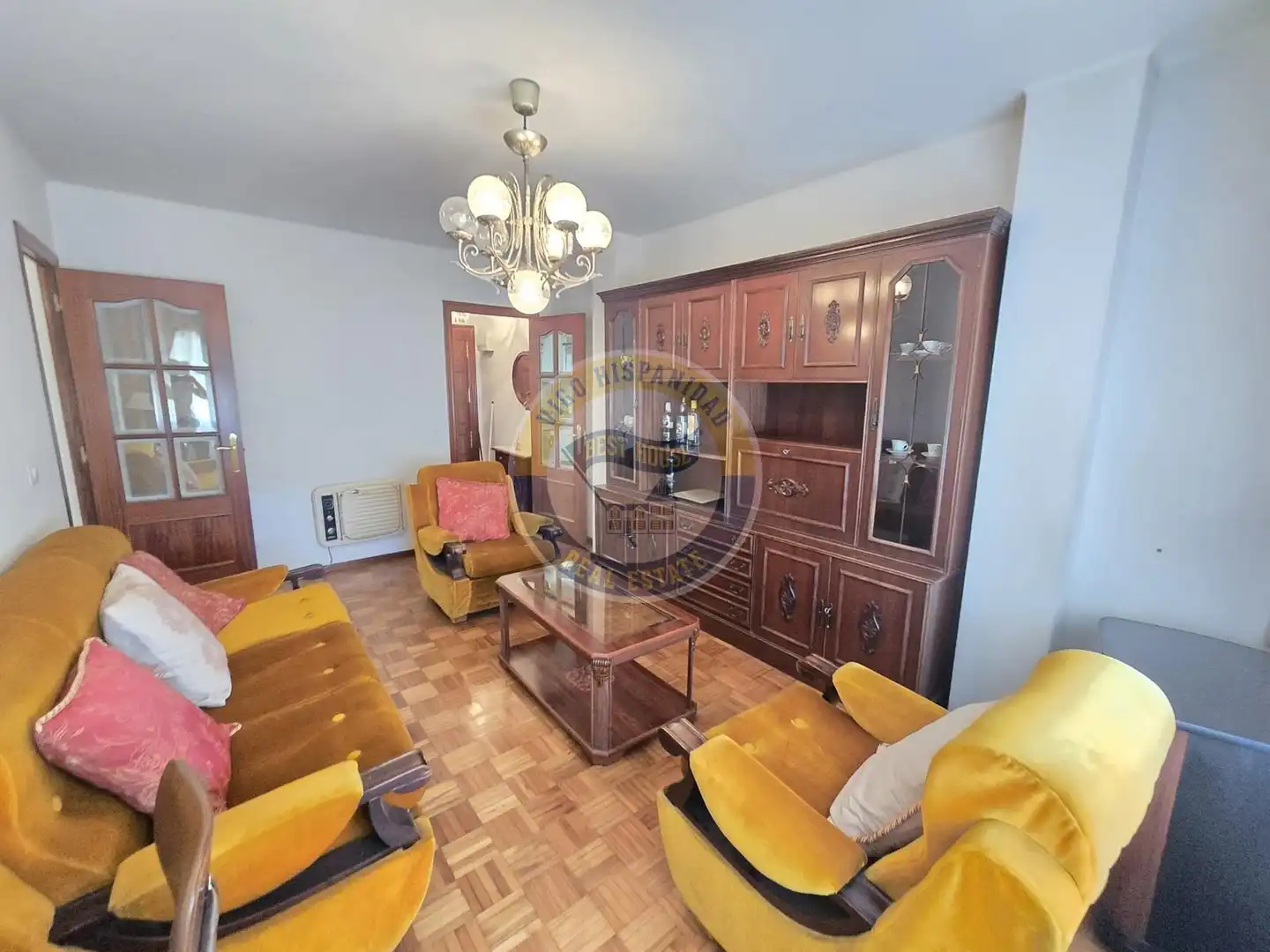 Sala de estar de Piso de alquiler en Vigo  con Calefacción, Parquet y Amueblado
