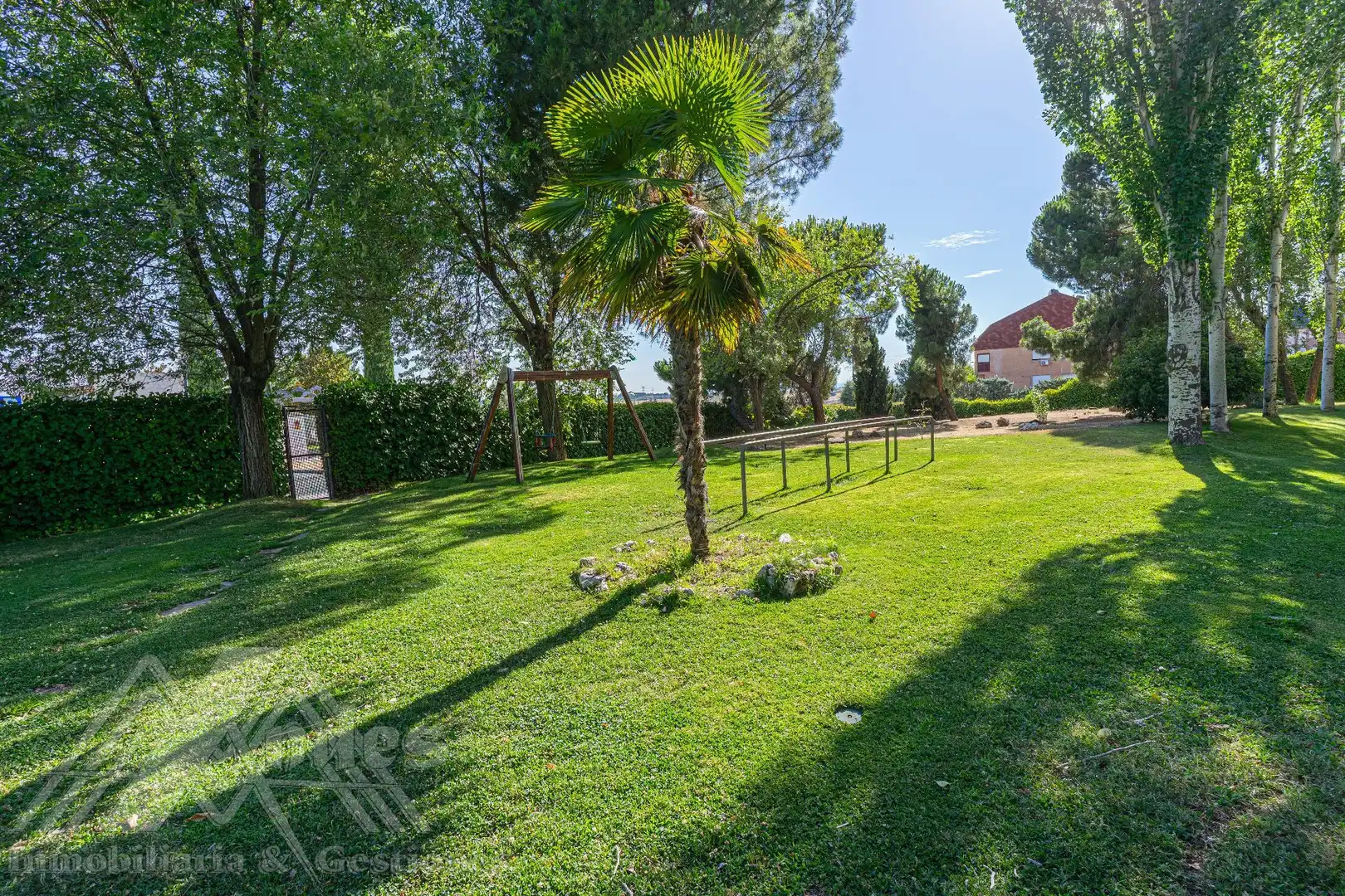 Garden of Flat for sale in Majadahonda  with Air Conditioner, Heating and Storage room