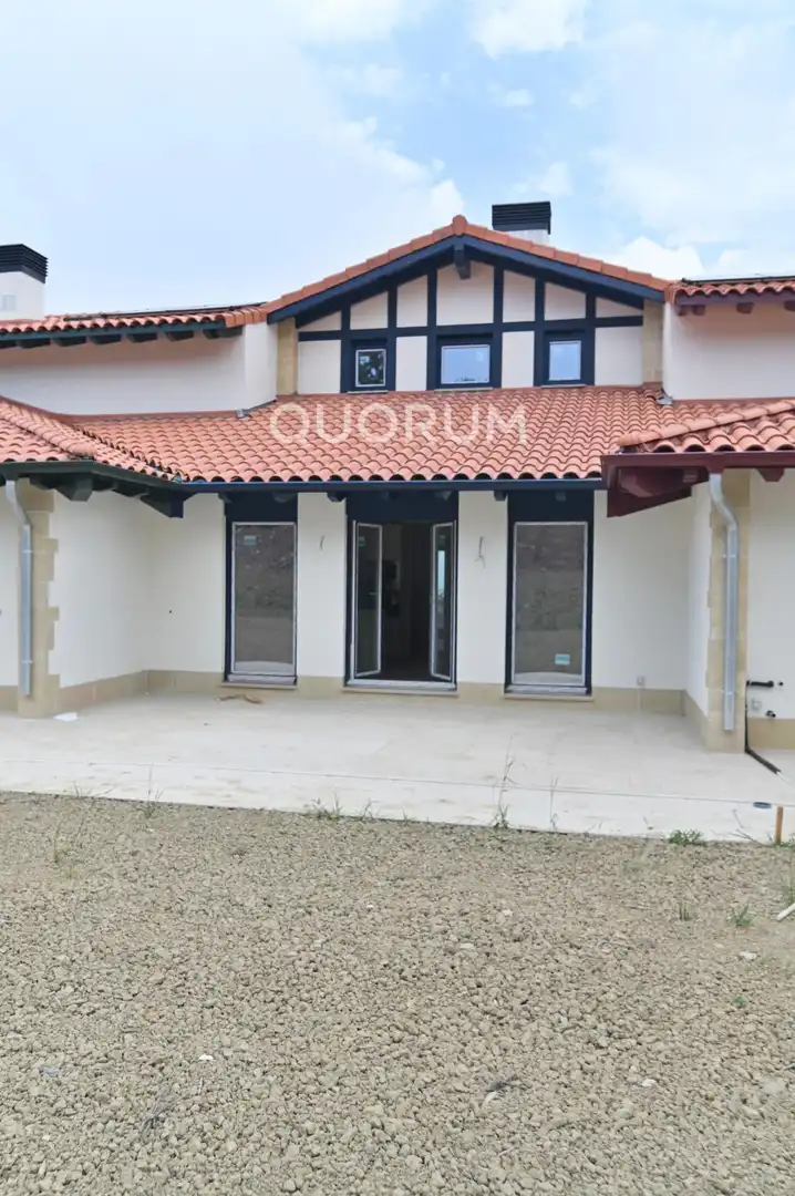 Terraza de Casa adosada en venta en Mungia con Calefacción, Jardín privado y Trastero