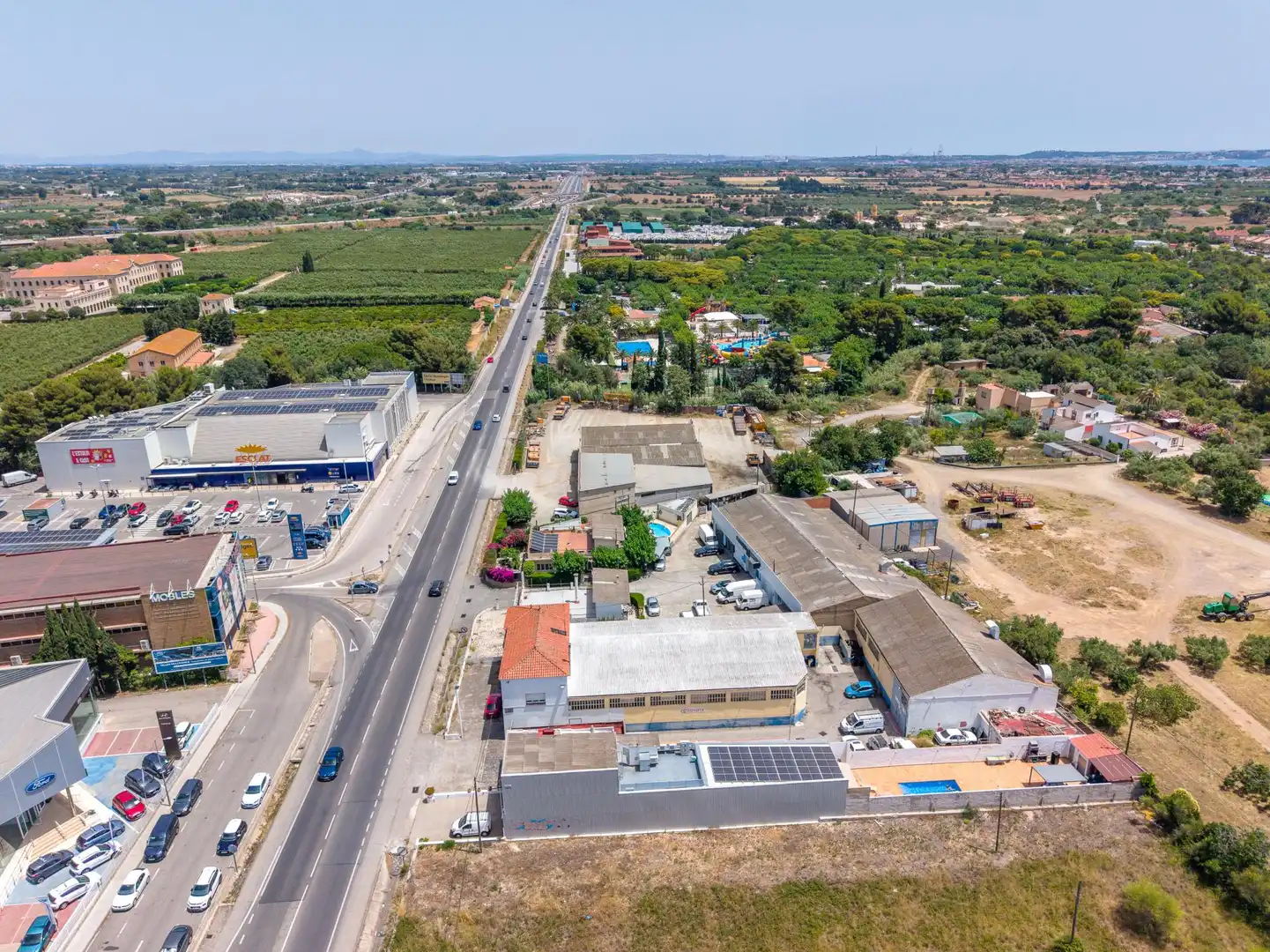 Vista exterior de Nau industrial en venda en Vinyols i els Arcs
