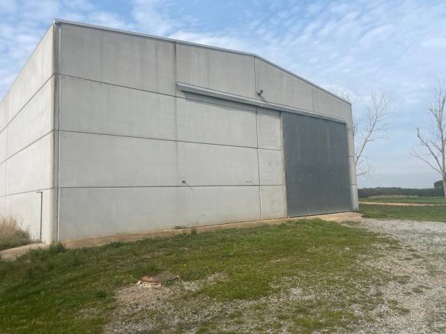 Nave industrial en Venta en Carrer Barceloneta en Llofriu