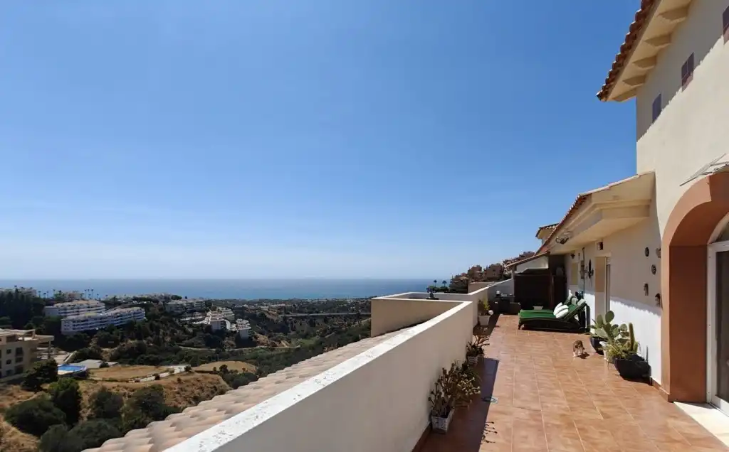 Àtic amb piscina en venda a Riviera del Sol