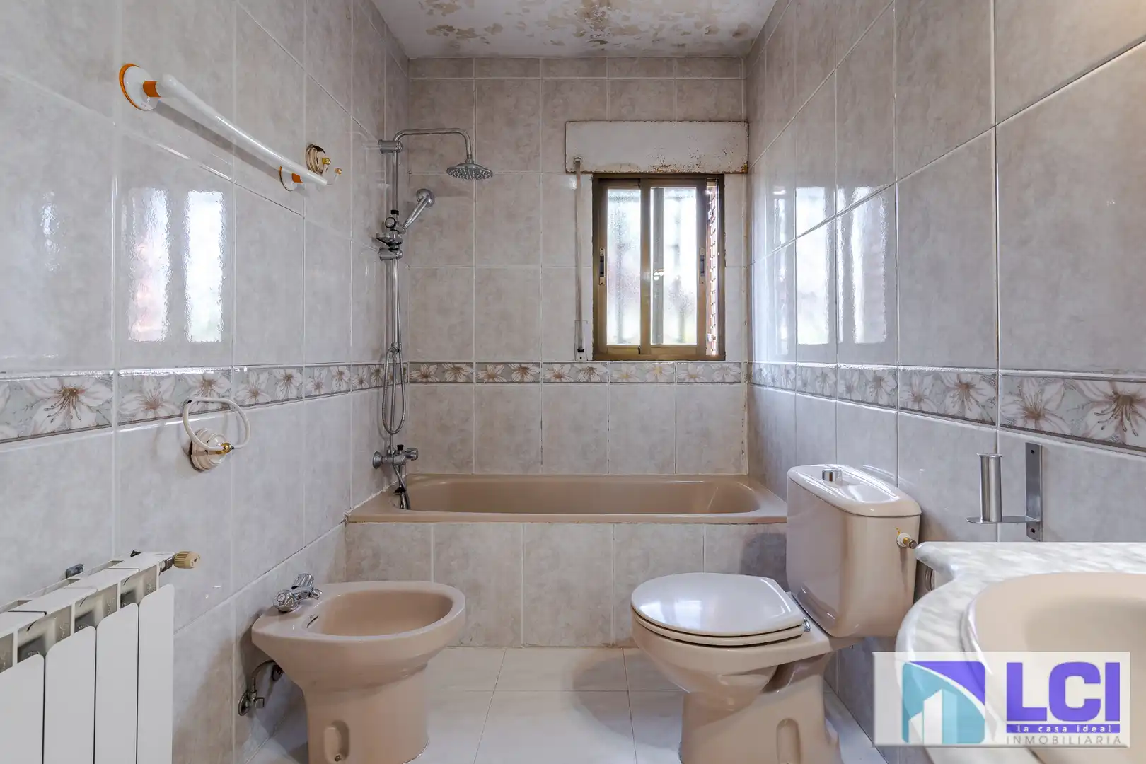 Baño de Casa o chalet en venta en Villalbilla con Calefacción, Jardín privado y Terraza
