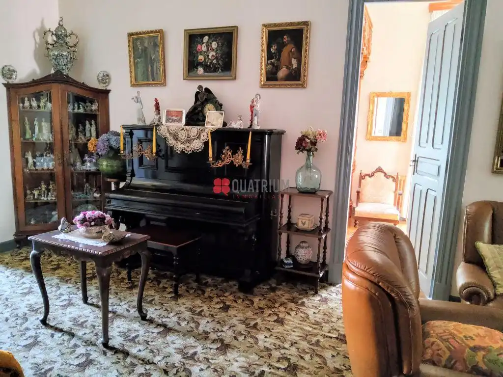 Sala d'estar de Casa o xalet en venda en Negreira amb Calefacció, Terrassa i Traster