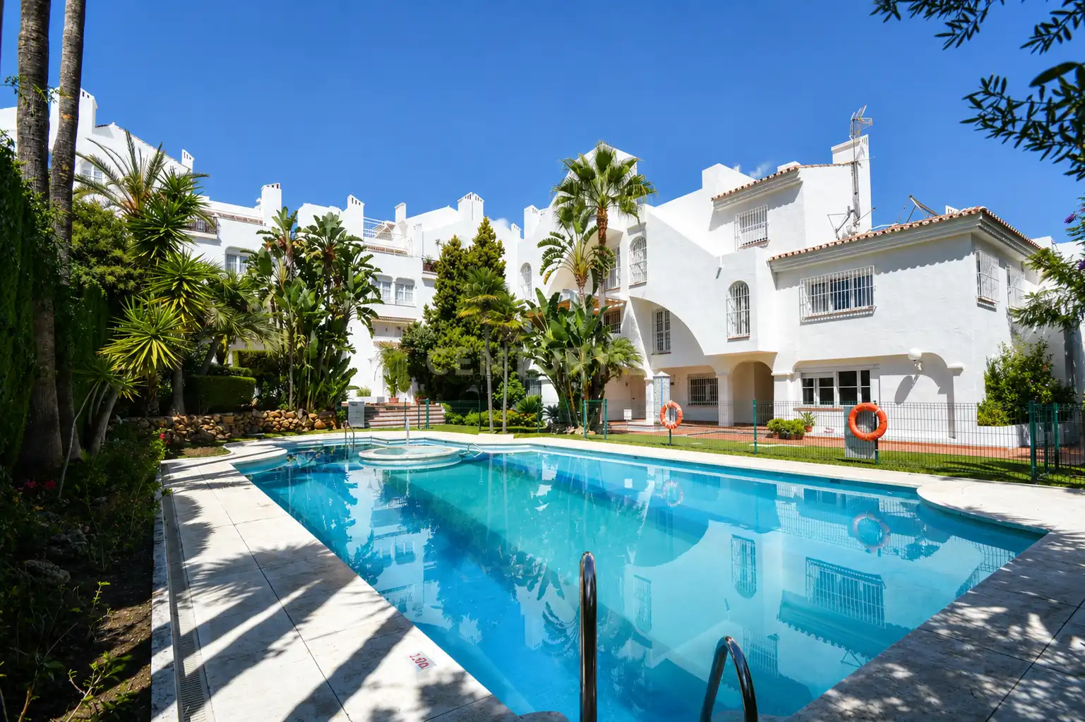 Jardín de Dúplex en venta en Marbella con Aire acondicionado, Jardín privado y Trastero
