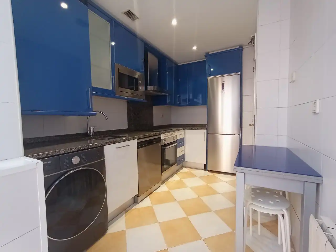 Cuina de Àtic de lloguer en Madrid amb Aire condicionat, Calefacció i Parquet