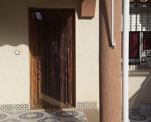 Vista exterior de Casa adosada en venda en Los Alcázares amb Terrassa i Balcó