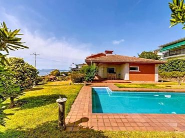 Casa con piscina in vendita a Calle Rua Carballeza 6 6 6