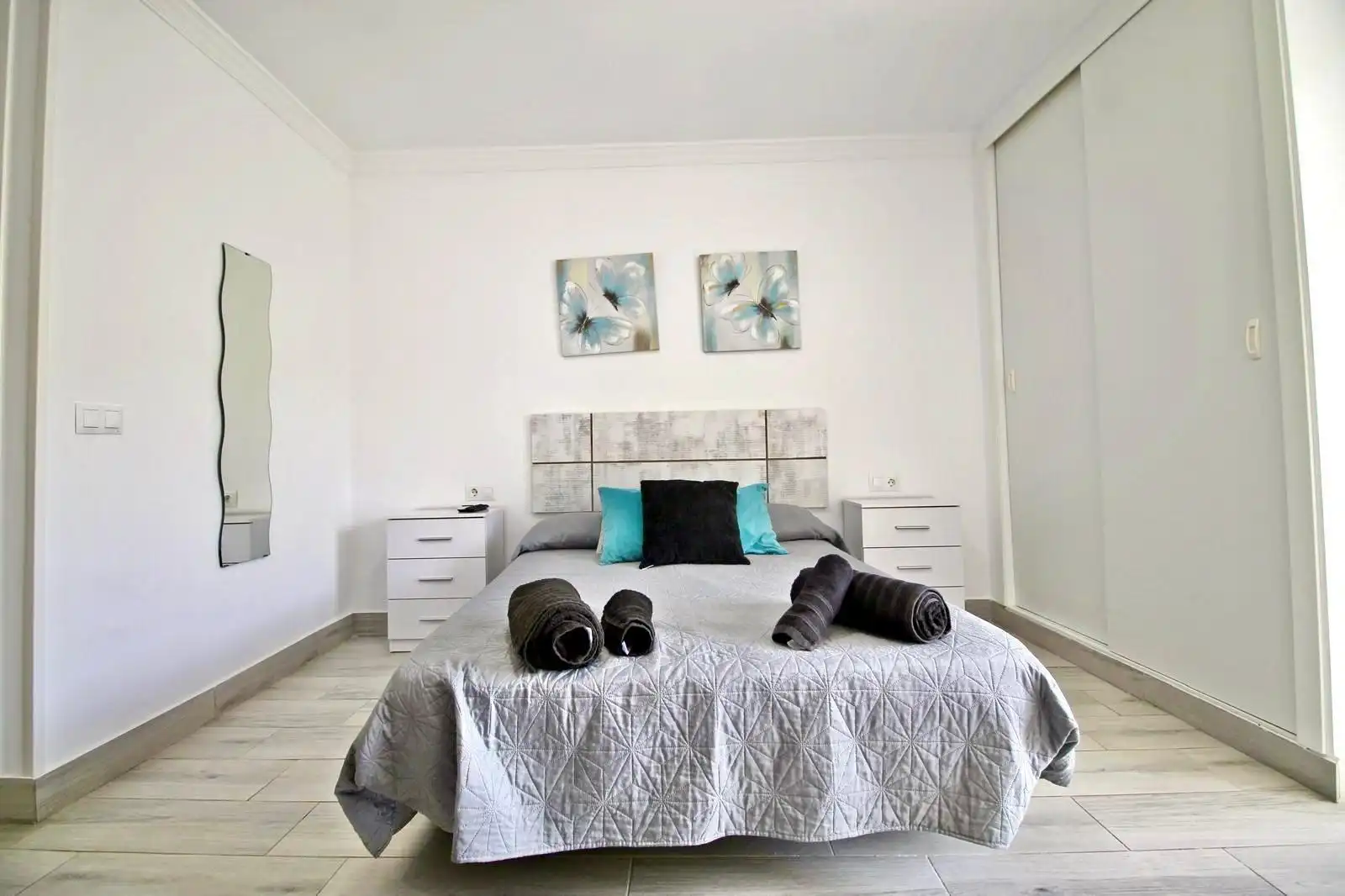 Schlafzimmer von Wohnung zum Verkauf in Benalmádena mit Klimaanlage, Privatgarten und Möbliert
