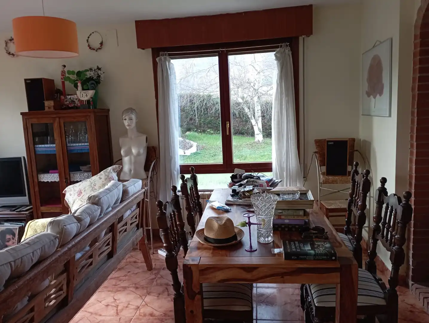 Menjador de Casa adosada de lloguer en Espinosa de los Monteros amb Calefacció, Jardí privat i Parquet