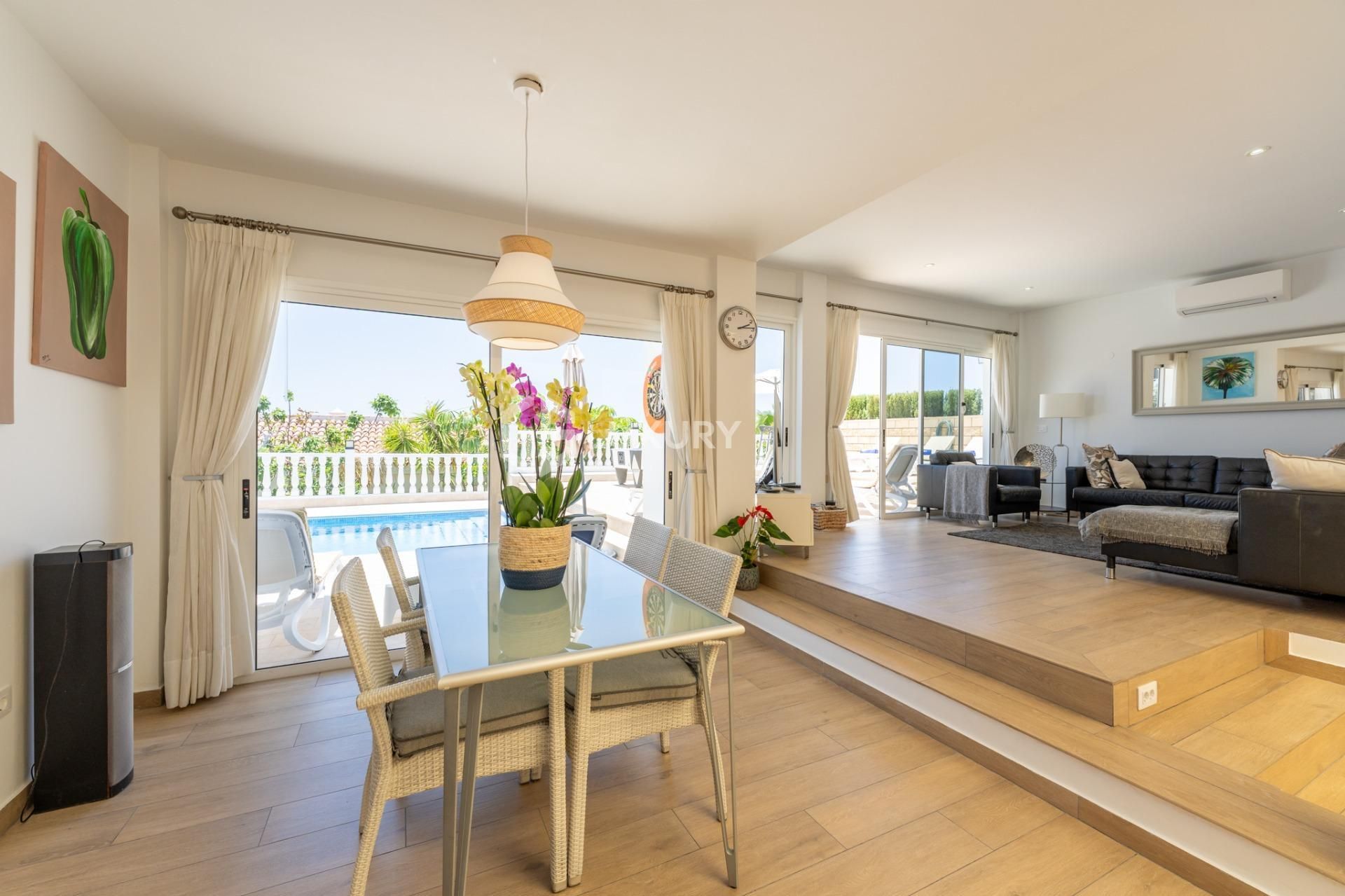Menjador de Casa o xalet en venda en Santiago del Teide amb Aire condicionat, Jardí privat i Parquet