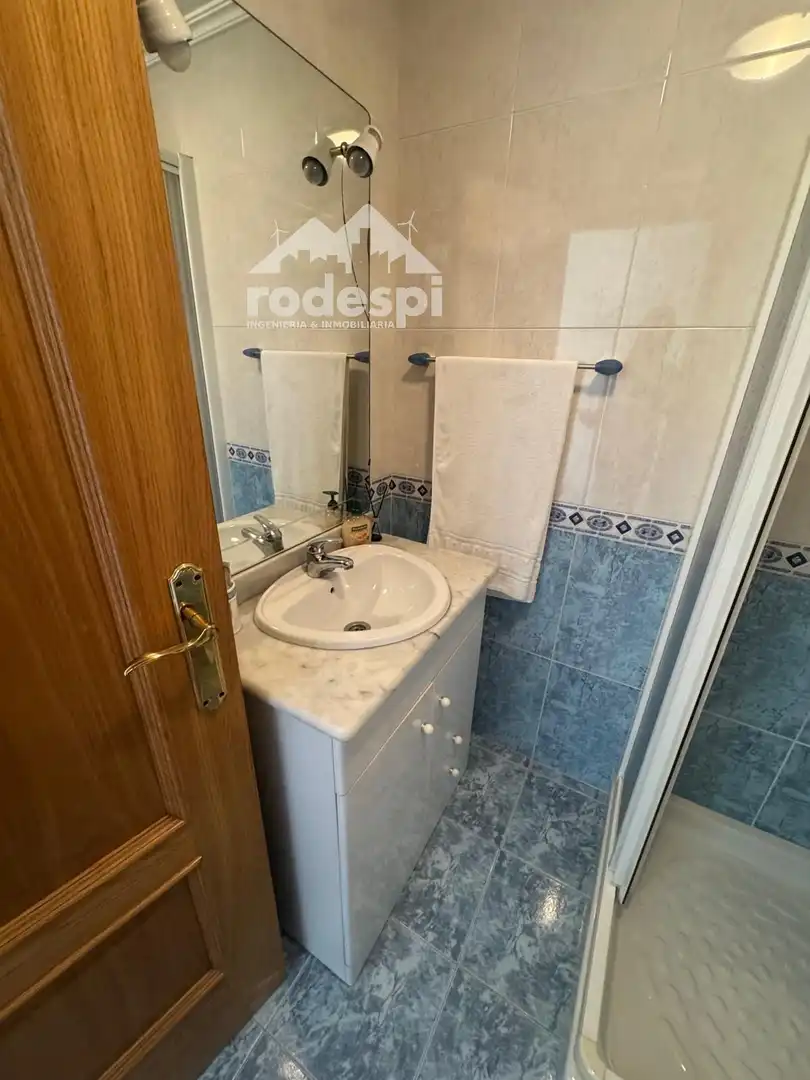 Baño de Piso en venta en Ponteareas con Calefacción, Terraza y Trastero
