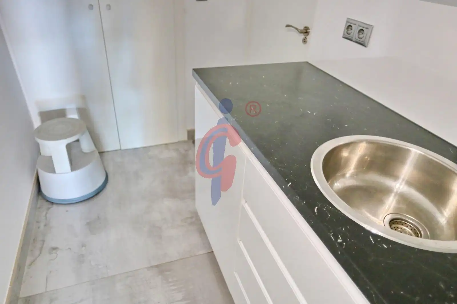 Cuina de Oficina de lloguer en Guardamar del Segura amb Aire condicionat, Terrassa i Moblat