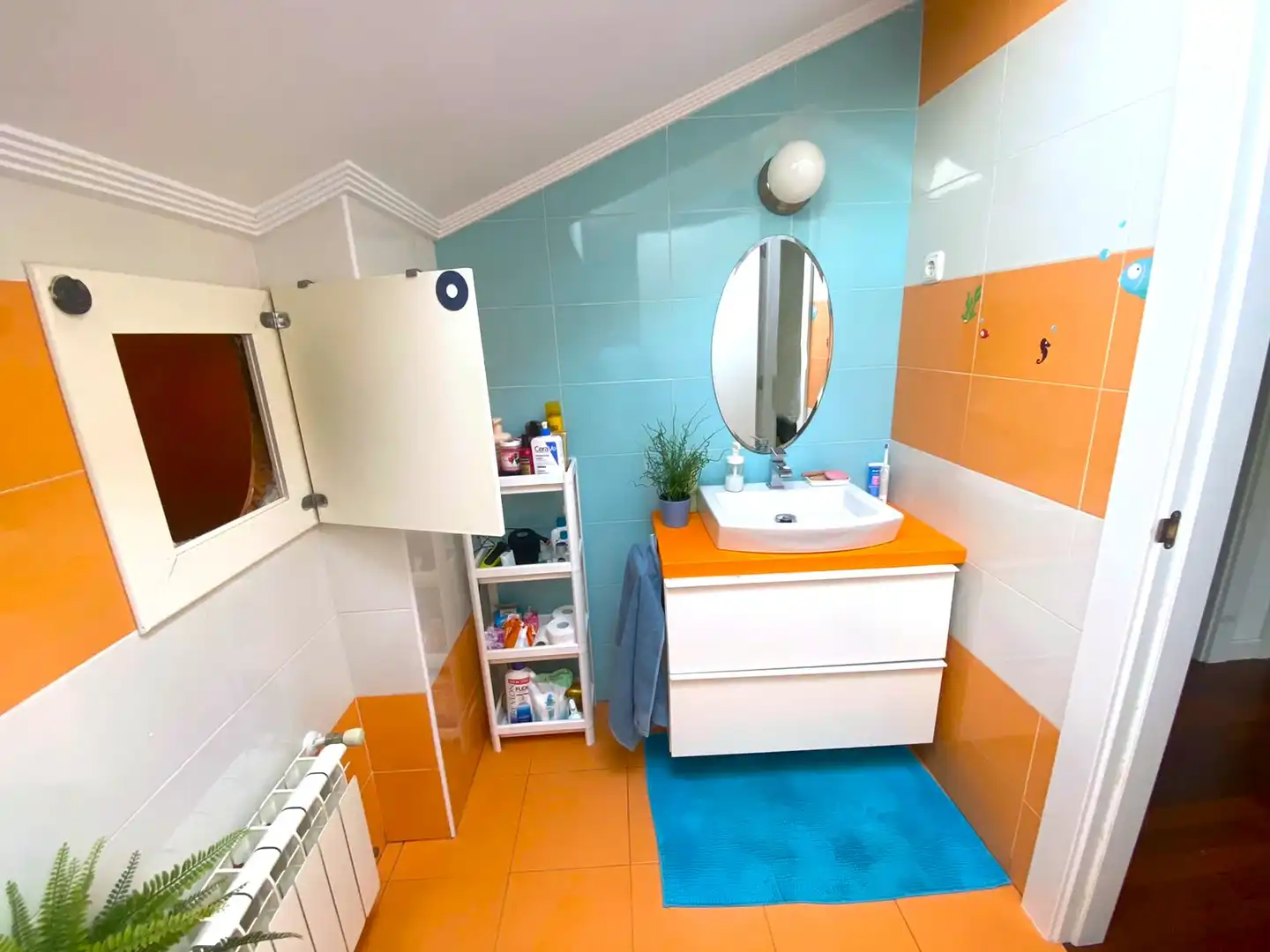Bathroom of Houses for sale in Castro-Urdiales  with Heating, Private garden and Parquet flooring