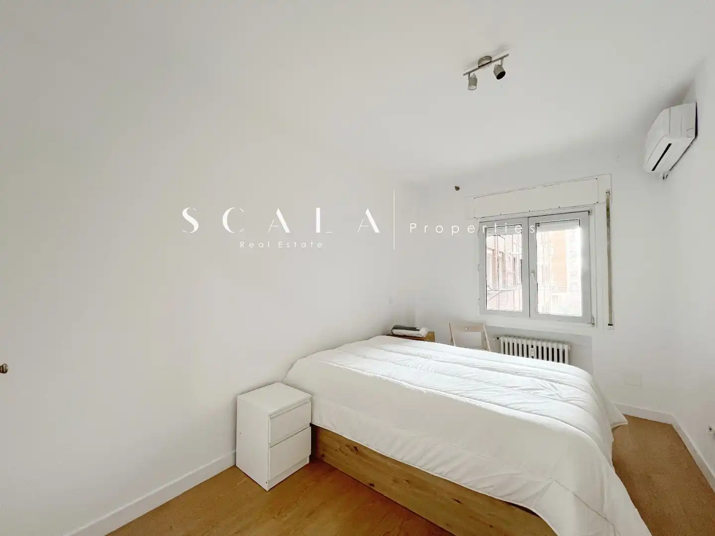 Habitación de Piso de alquiler en Madrid con Aire acondicionado, Calefacción y Amueblado