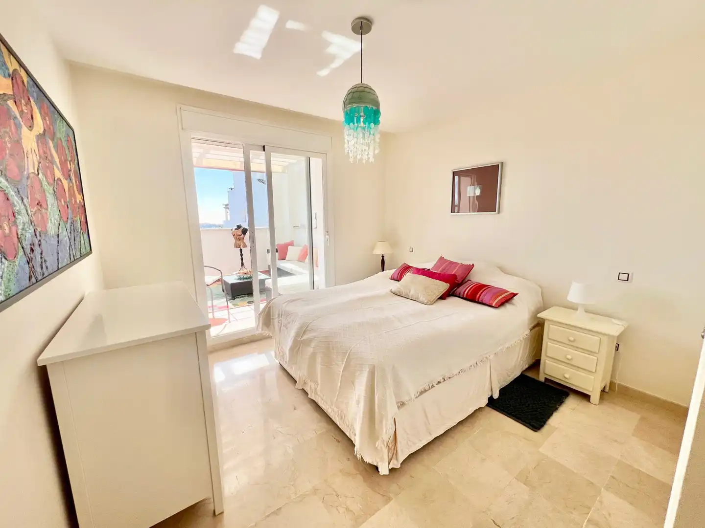 Schlafzimmer von Wohnungen zur Miete in Marbella mit Klimaanlage, Terrasse und Schwimmbad