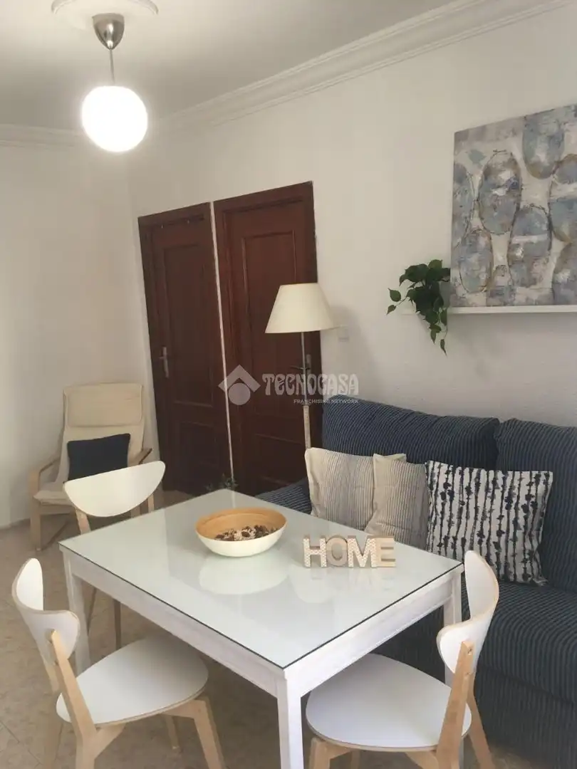 Living room of Flat for sale in Sevilla  with Air Conditioner and Balcony