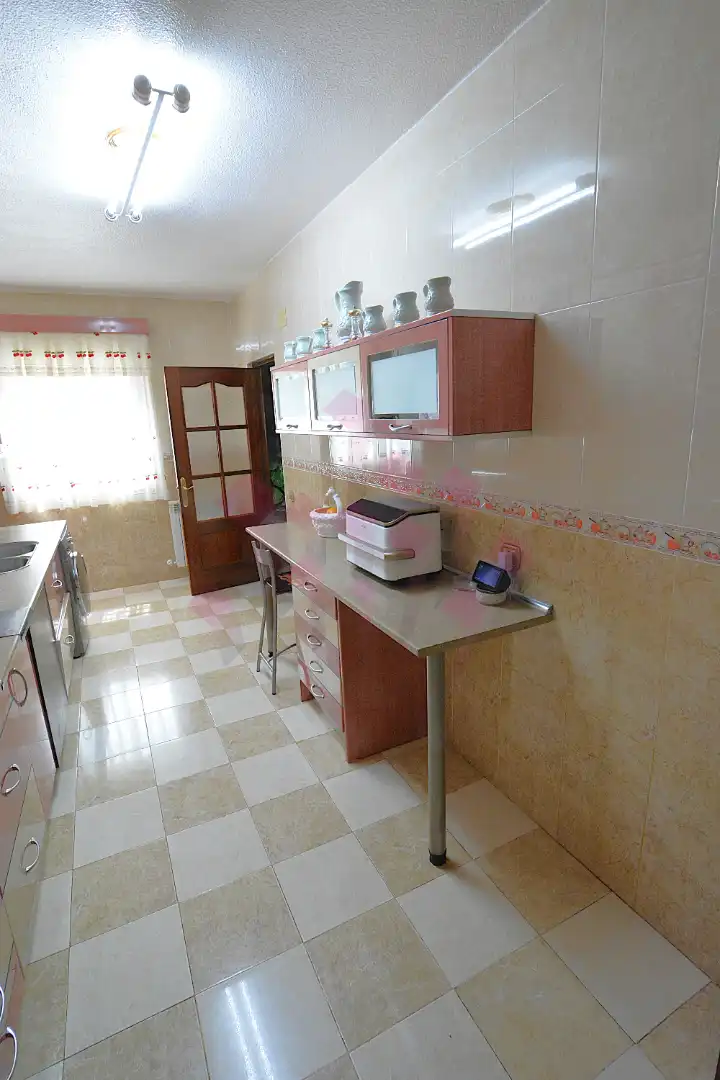 Cuina de Casa o xalet en venda en Ciudad Real amb Aire condicionat, Calefacció i Jardí privat