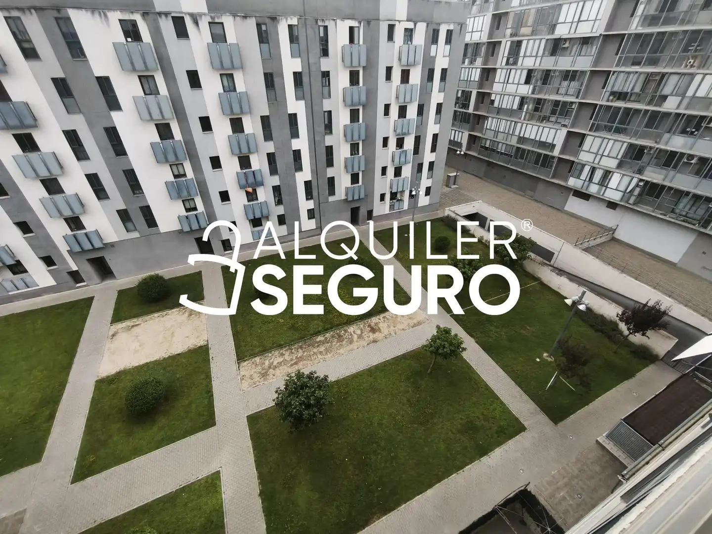 Exterior view of Flat for rent in Zaragoza  with Air Conditioner, Heating and Terrace