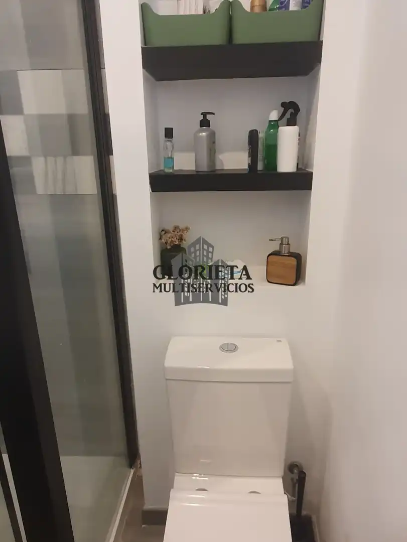 Baño de Piso en venta en Vigo  con Calefacción, Jardín privado y Amueblado
