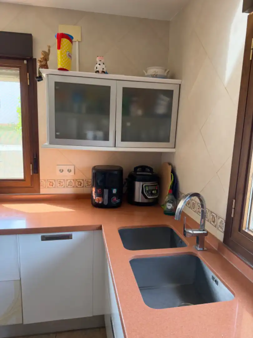 Cocina de Casa adosada en venta en Valverde del Majano con Calefacción, Jardín privado y Horno