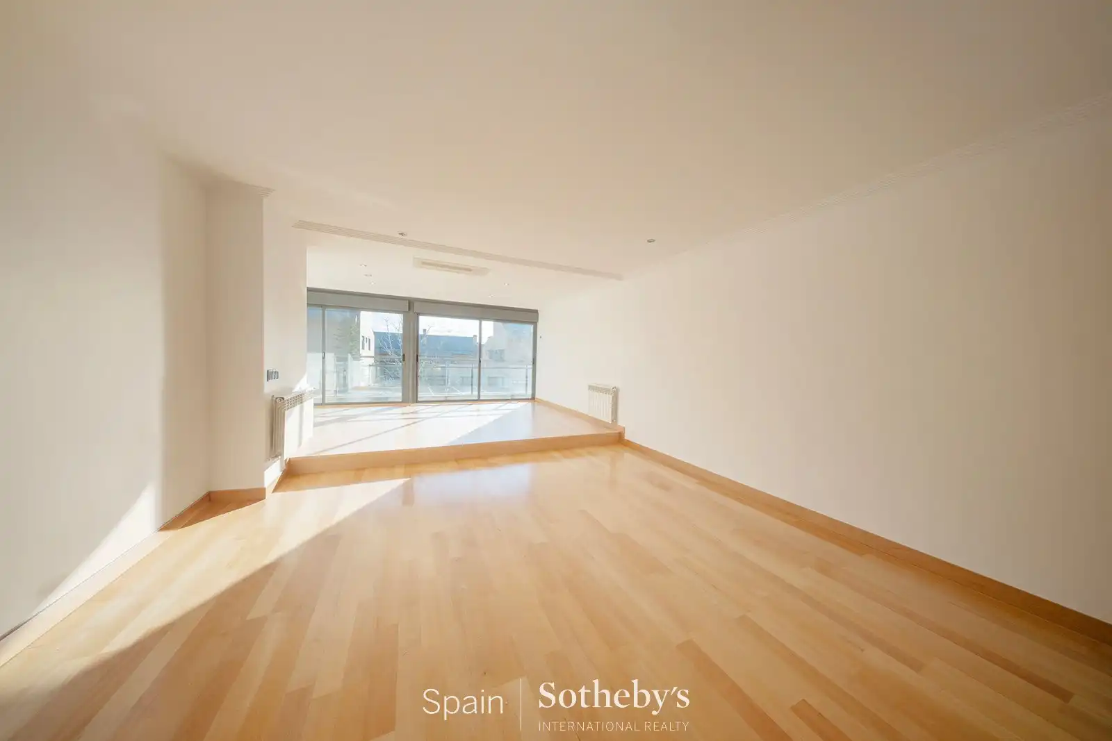 Sala d'estar de Apartament de lloguer en La Moraleja amb Aire condicionat, Calefacció i Terrassa