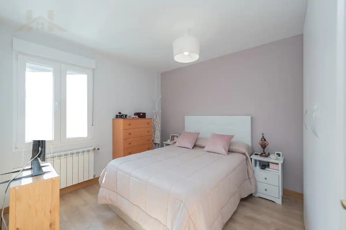 Bedroom of Flat for sale in Móstoles  with Air Conditioner and Heating