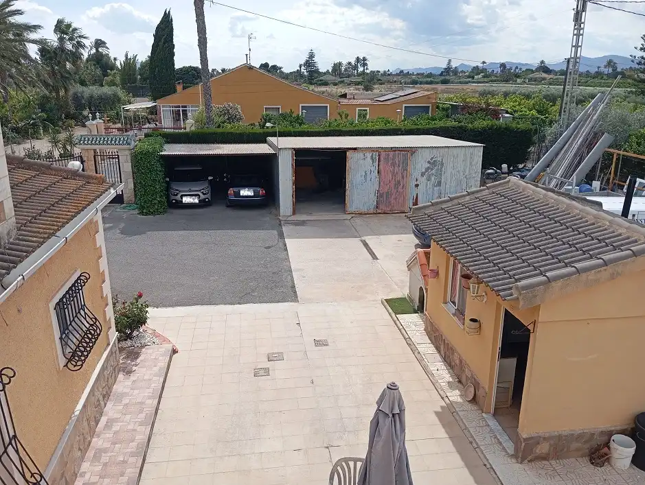 Parking de Casa o chalet en venta en Elche / Elx con Jardín privado, Terraza y Piscina