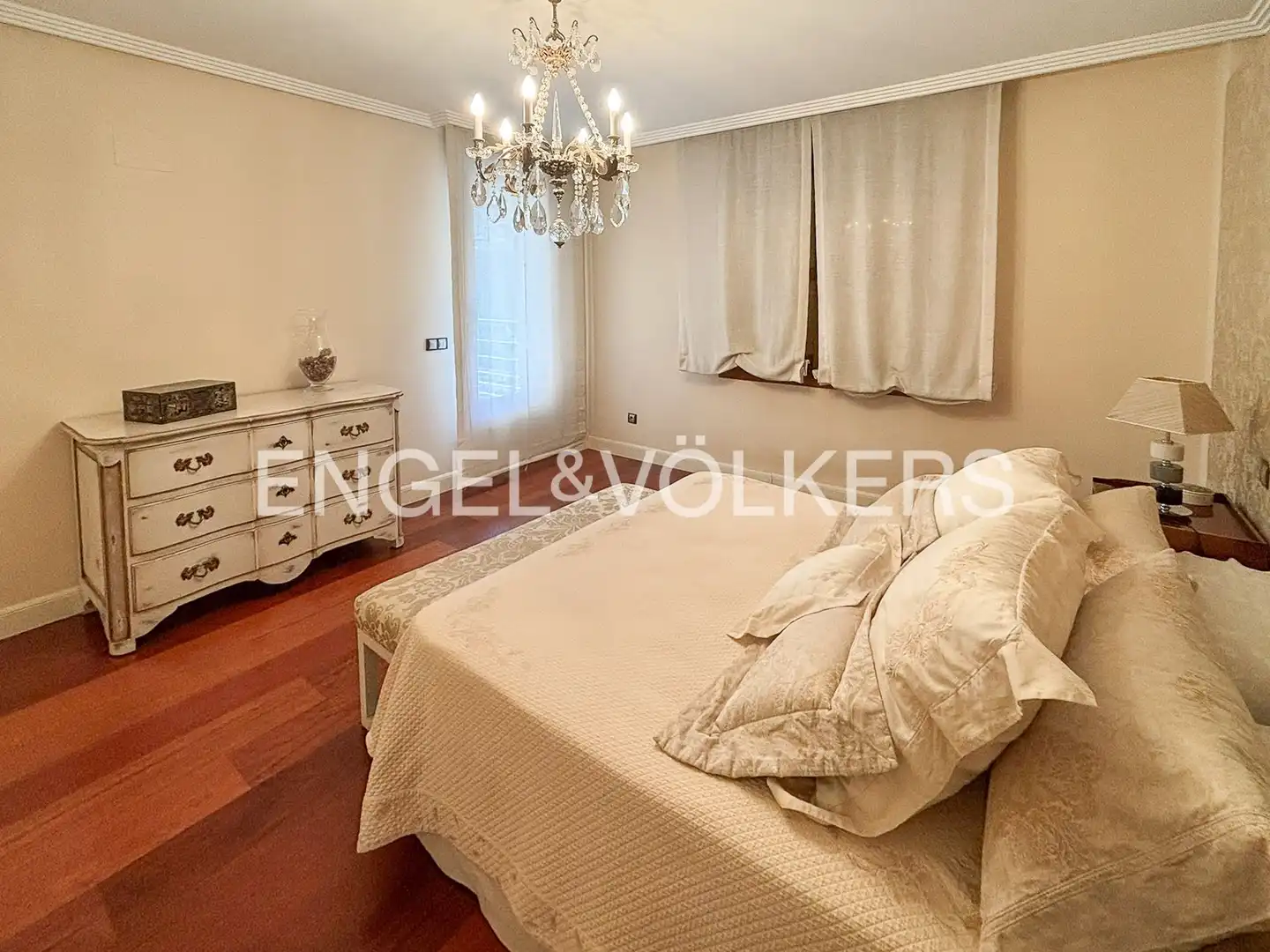 Habitación de Casa adosada en venta en Las Rozas de Madrid con Aire acondicionado, Calefacción y Jardín privado