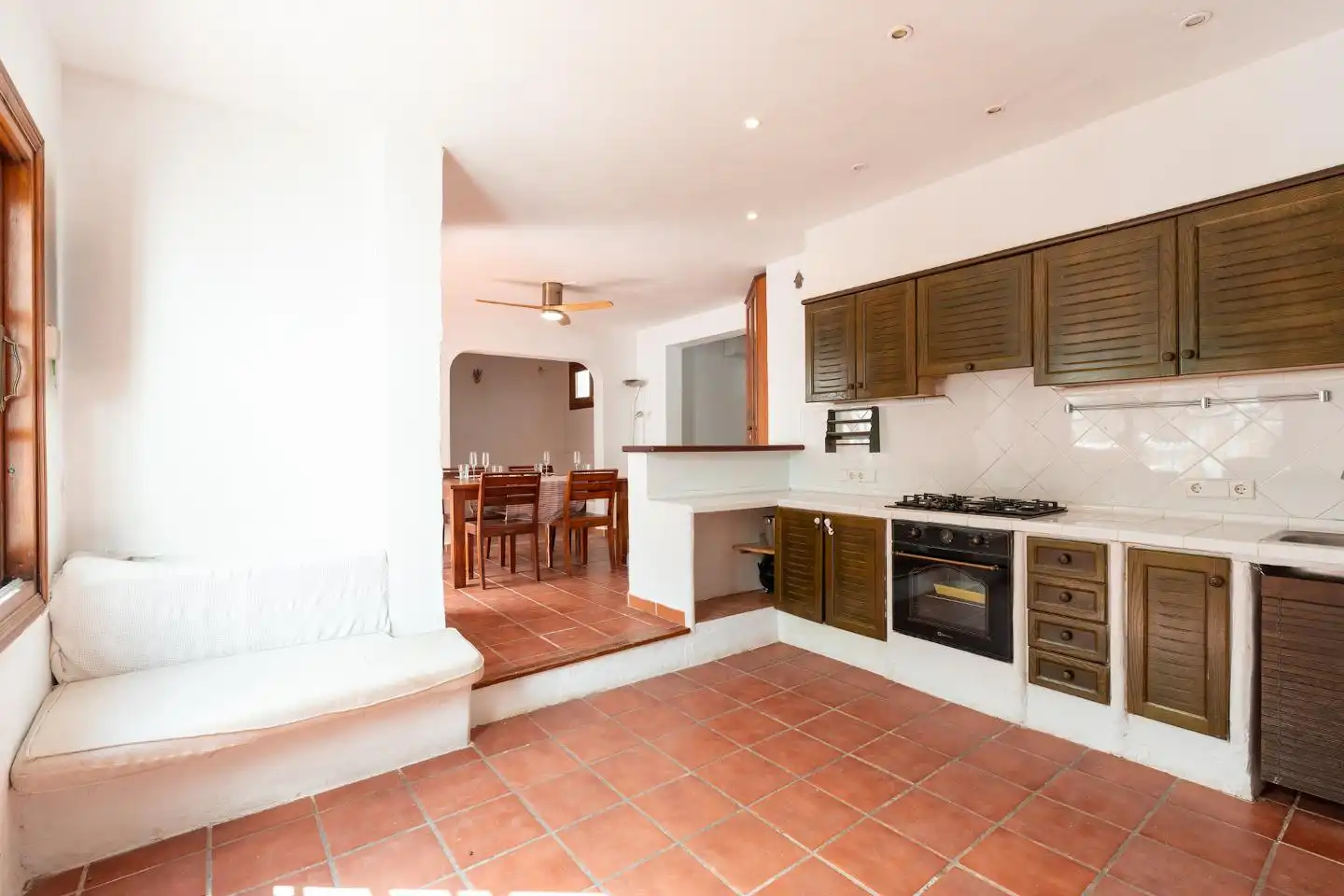 Cuina de Casa o xalet en venda en Santa Eulària des Riu amb Aire condicionat i Terrassa